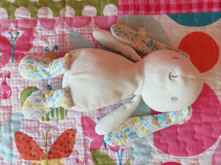 Peluches táteis e dou-dou