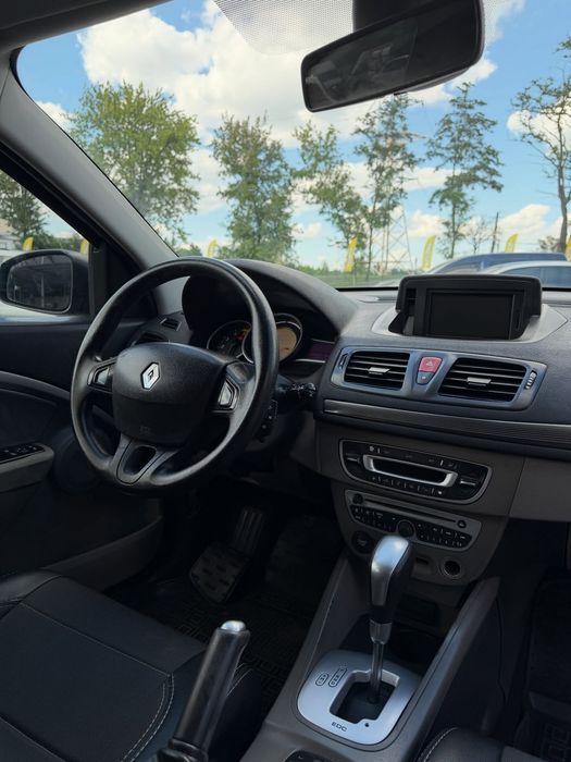 Renault Megane 2010 - 1.5 Дизель АКПП
