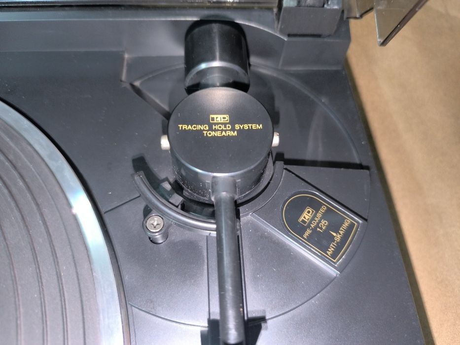 Проигрыватель винила jvc  AL-A151ВК