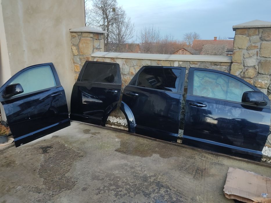 Двері передні Додж джорні рестайл 11-2020р