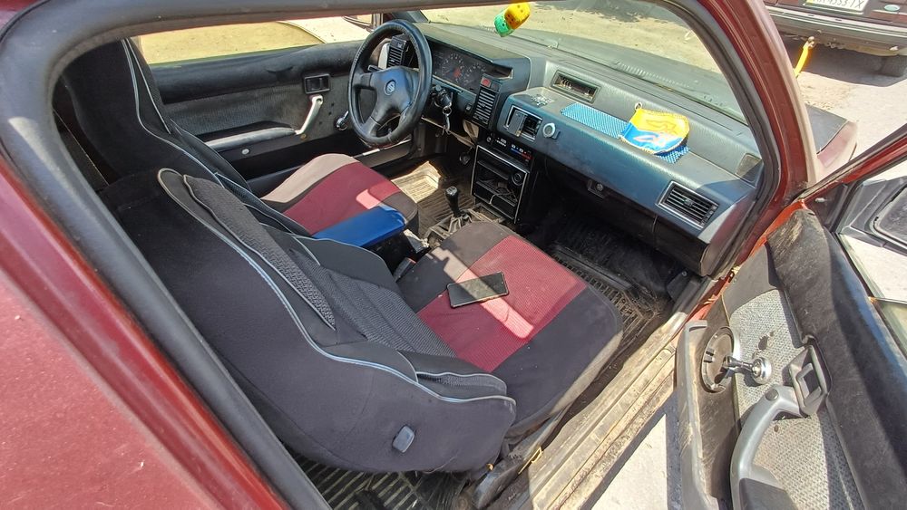 Ниссан санни  на болти