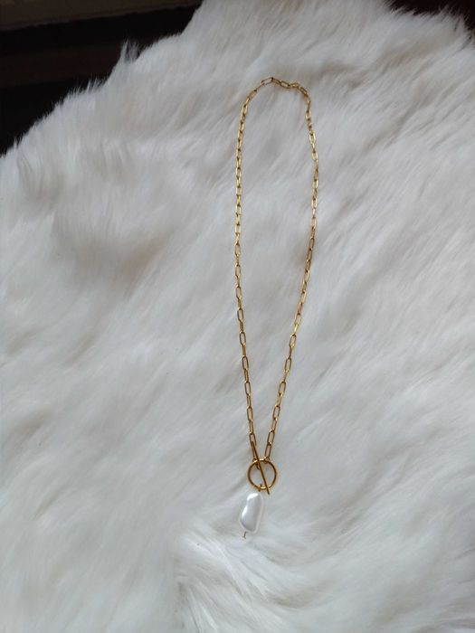 Złoty naszyjnik damski z perłą