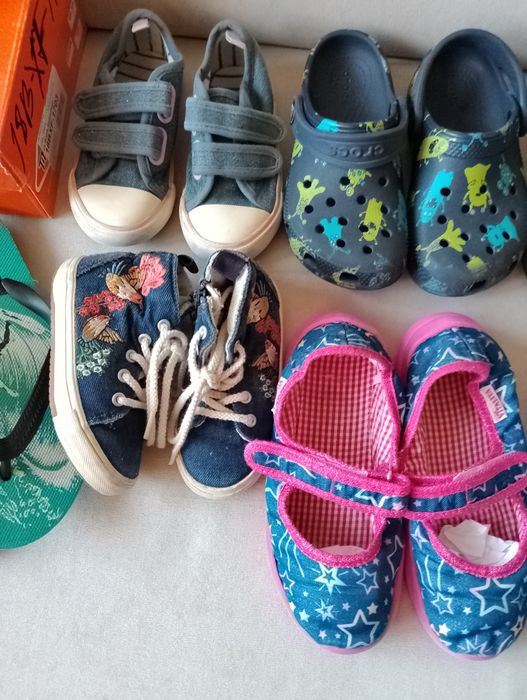 Продам взуття дитяче брендове