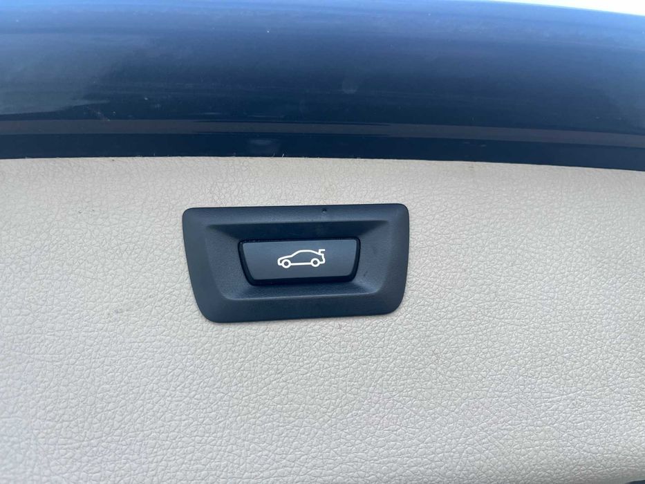BMW 318D AUTO 2014/12