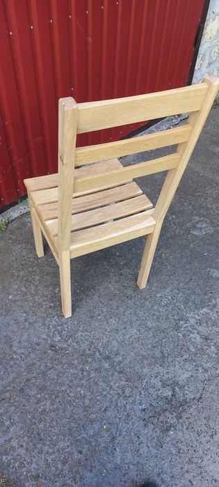 Стілець деревяний не фарбований