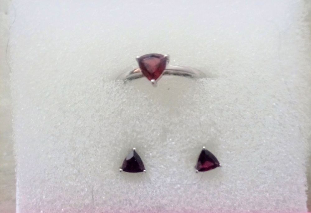 Anel Prata com Granada  (Rajastão)