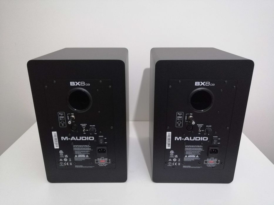 Colunas estúdio M-Audio BX8 D3
