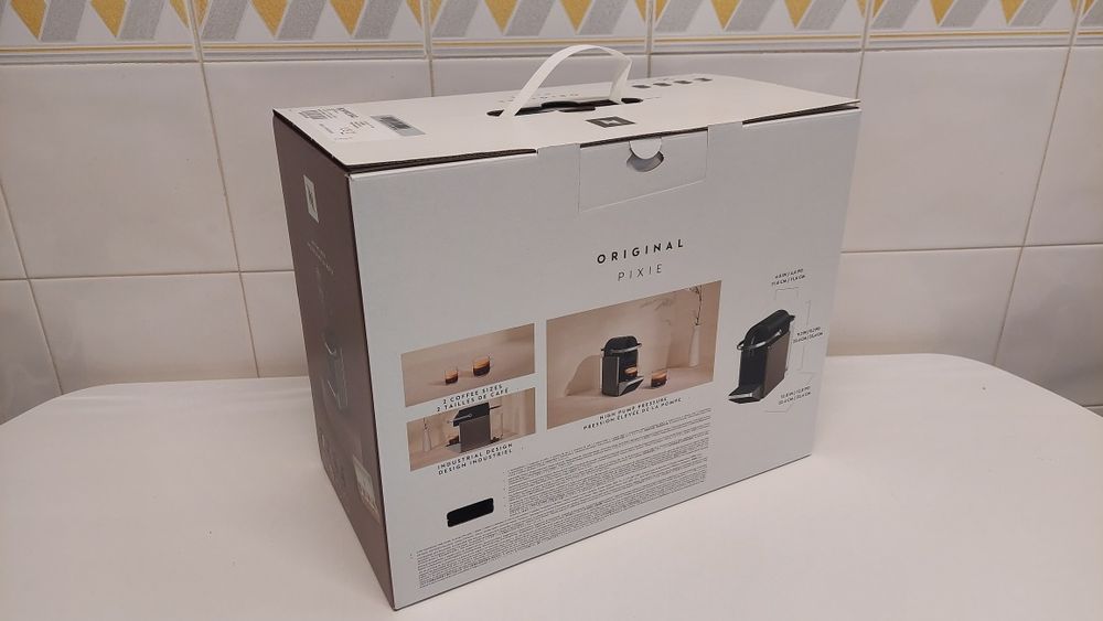 Nespresso Pixie Titan (novo design)