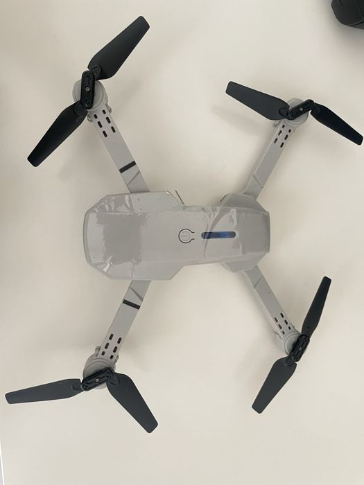 дрон E88 PRO З АККАМУЛЯТОРОМ, НОВИЙ, з камерою, WIFI пультом, USB зарядкою ,НАЙНИЖЧА ЦІНА