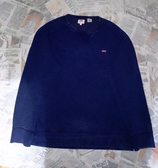Продам світшот Levis