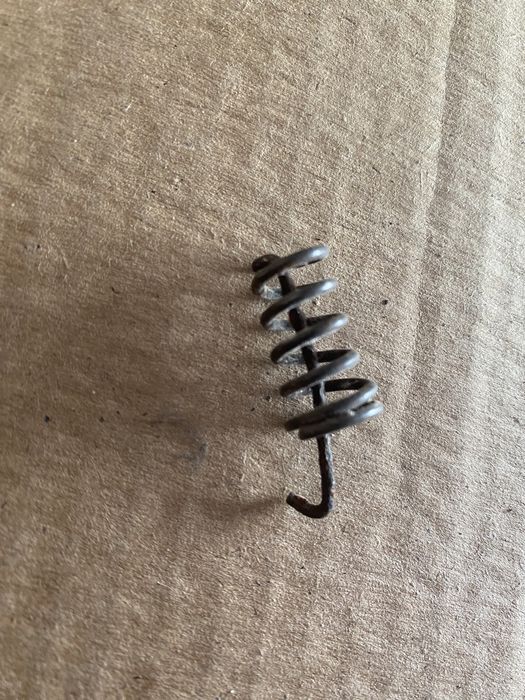 Пружина колодок ручника Мерседес w201