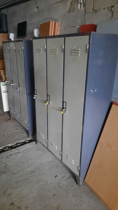 2 Cacifos com 3 portas individuais cada um