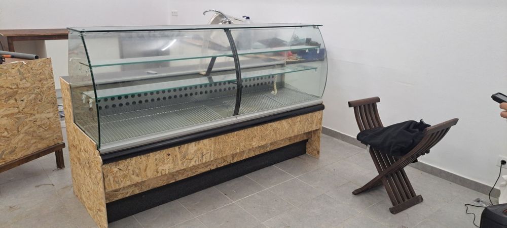 Vitrine Expositor com madeira