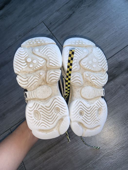 Buty chlopiece r28