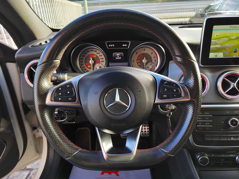 Mercedes CLA 200 AMG / Cx. Manual
