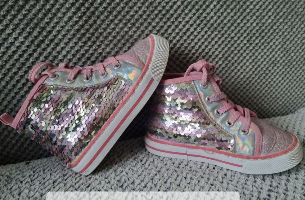 Trampki Laura Ashley rozm.25,5  dł.16cm Cekiny wiązane