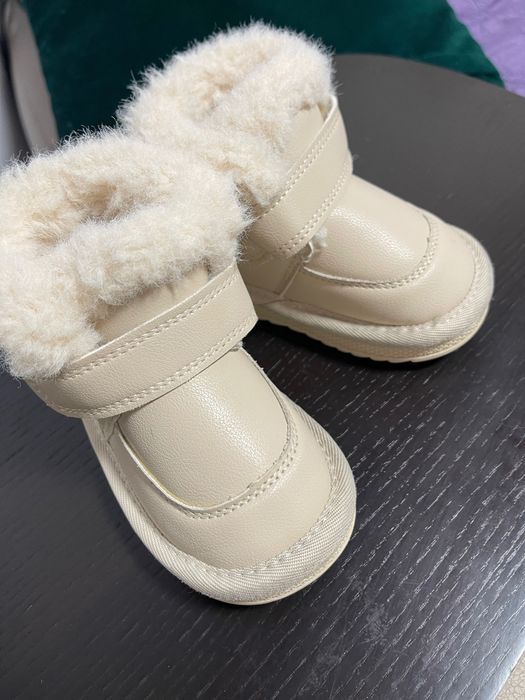 Зимове взуття 20 розмір ,устілка 12 см