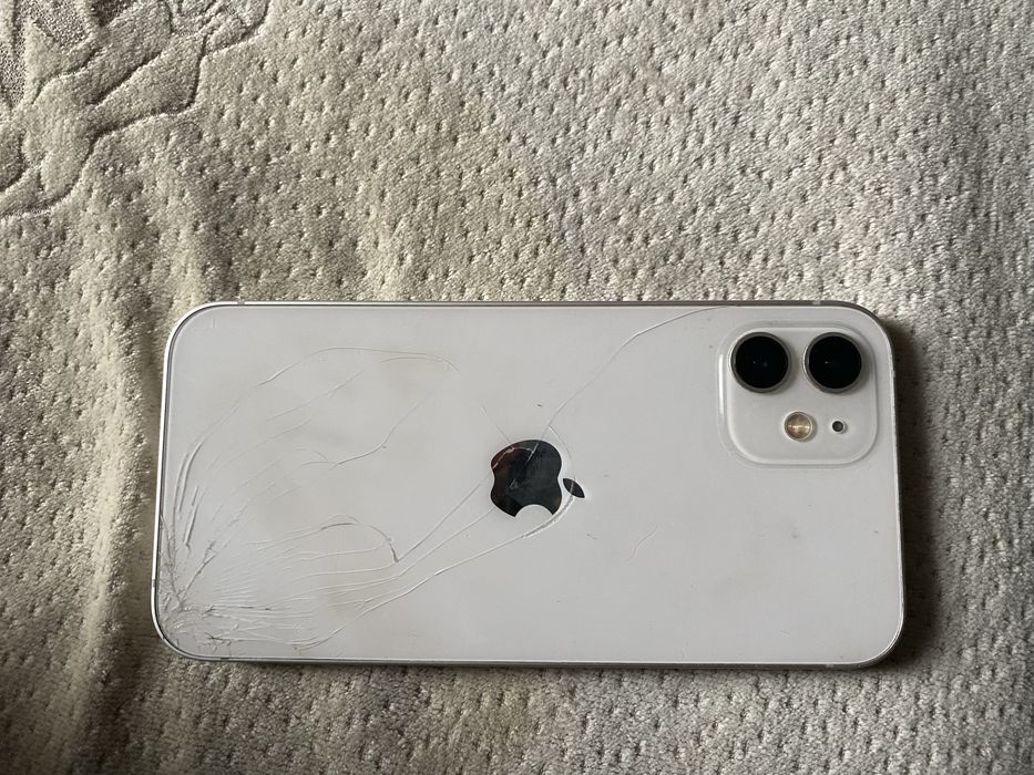 Продам iphone 12