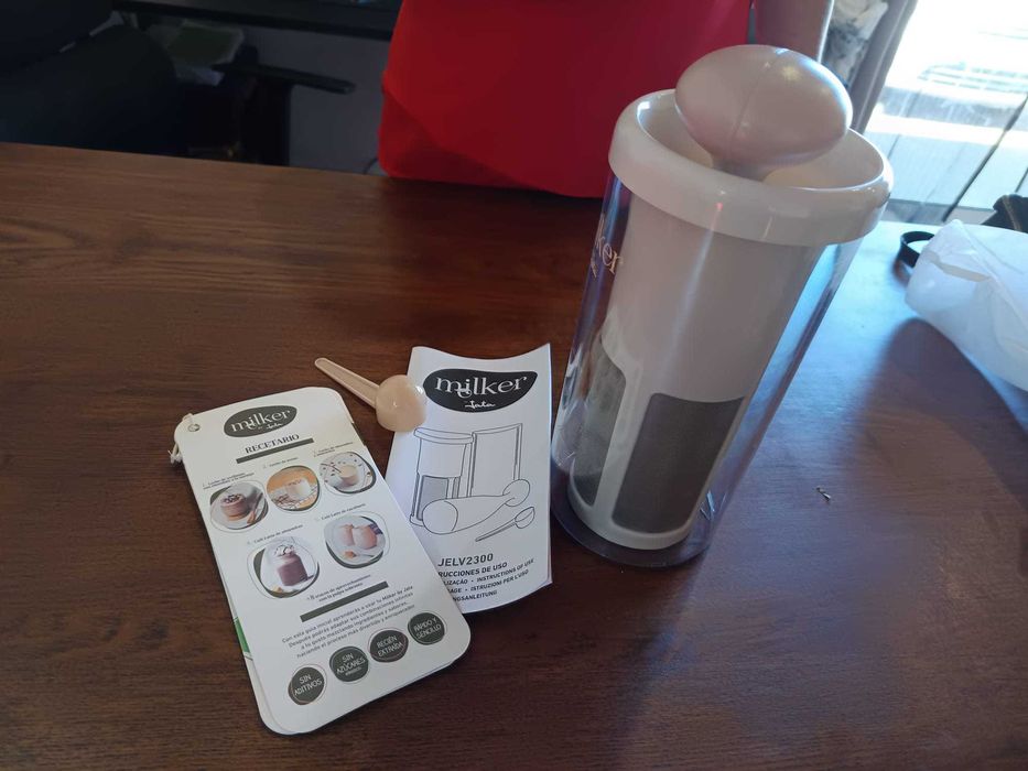Preparador de Bebidas e Leites Vegetais Jata Milker (modelo JELV2300)