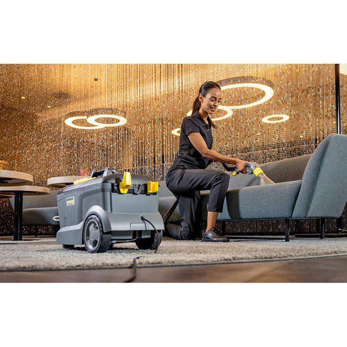 Оренда миючого пилососа Karcher Puzzi для хімчистки
