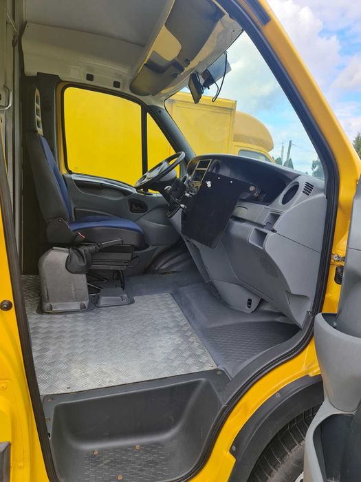 Iveco 35s11  Kontener   ROK 2009