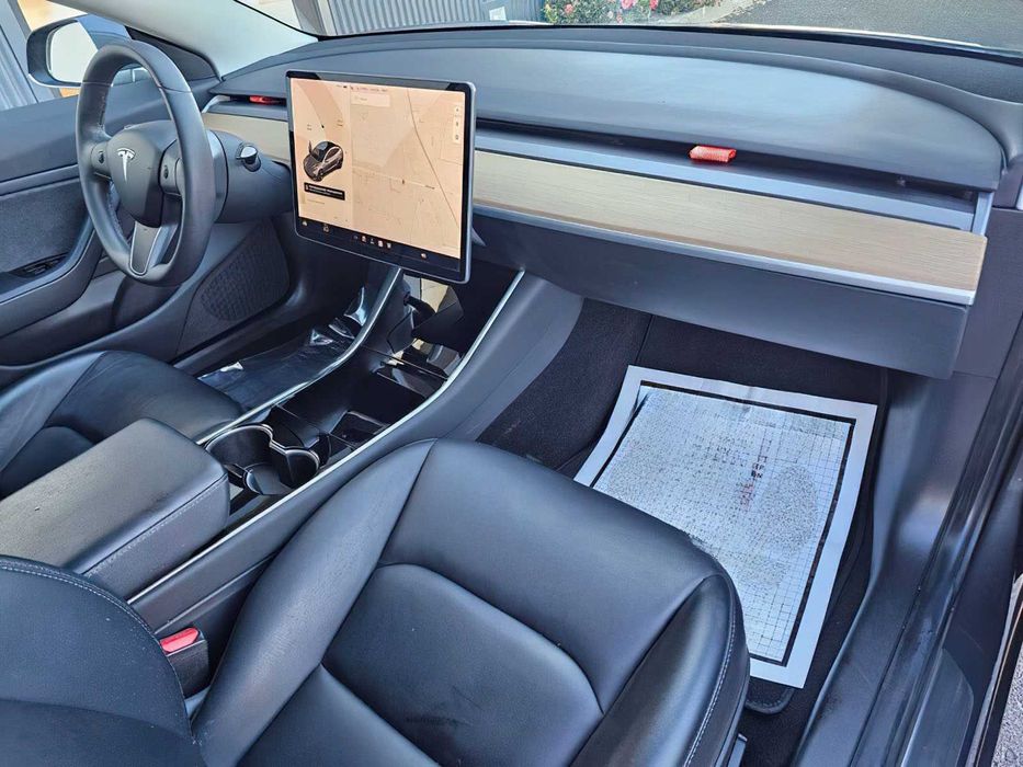 Tesla Model 3 Long Range      2019