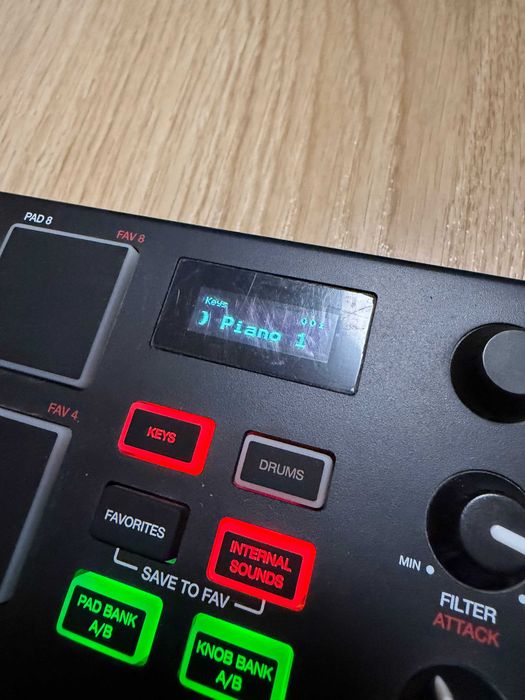 Akai MPK Mini Play - Klawiatura Sterująca