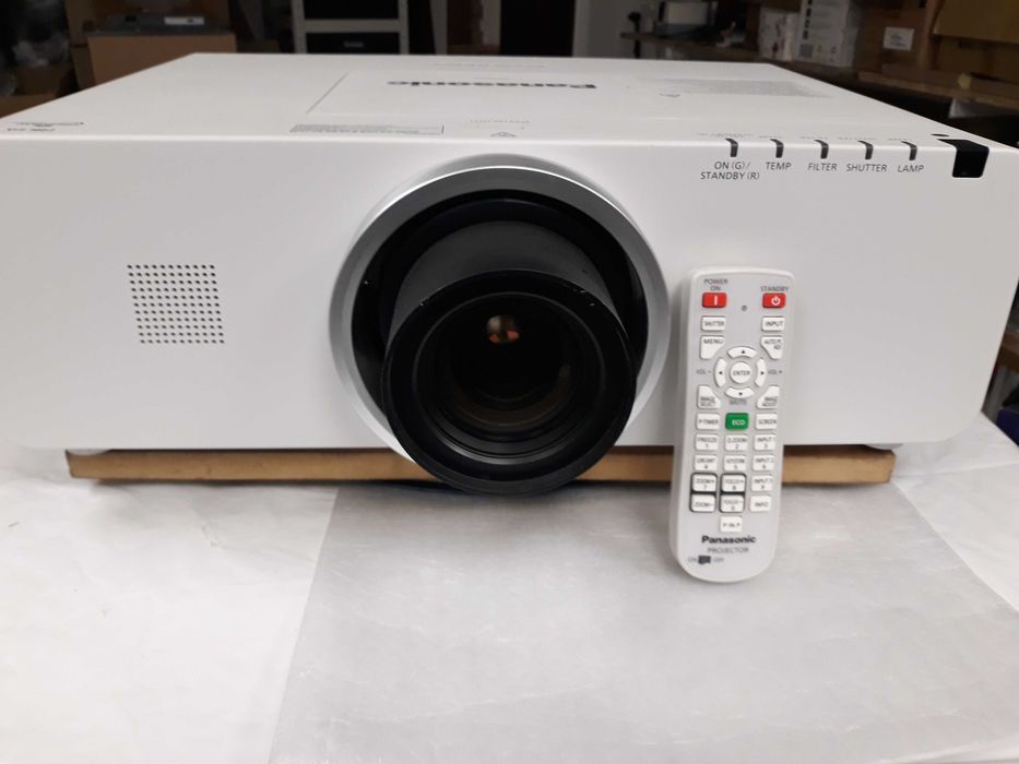 Проектор Panasonic EZ570