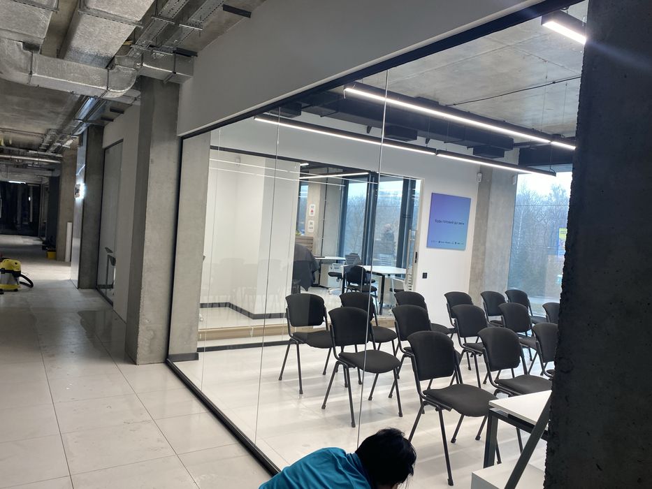 Скляні перегородки, офісні перегородки, скляні двері, автоматика