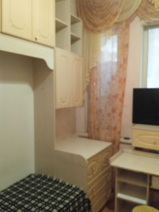 Здається кімната на короваєвих дачах