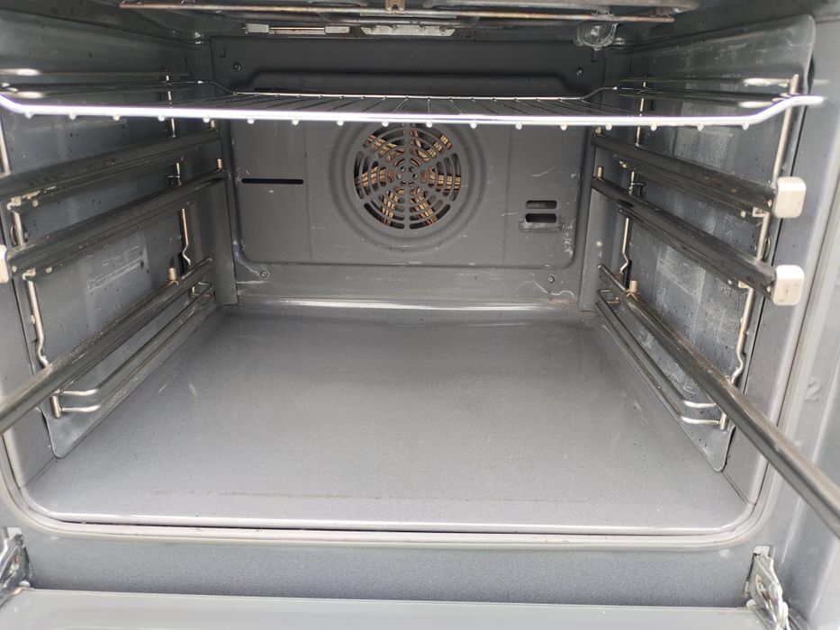 Духовка під вмонтування Siemens, з Європи.. Ідеальний стан.