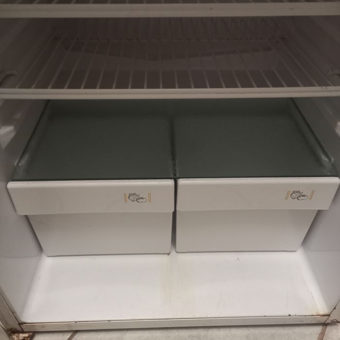 Lodówka 50 x 52 x 85 cm ARDO biała sprawna