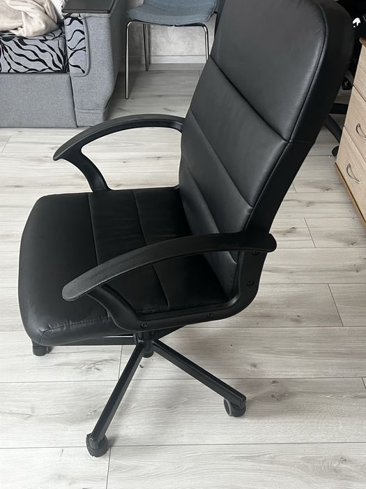 Компʼютерне,офісне крісло