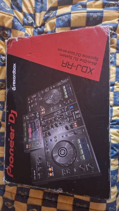 XDJ RR All in one pouco uso , como nova . Comprada este ano . 800e