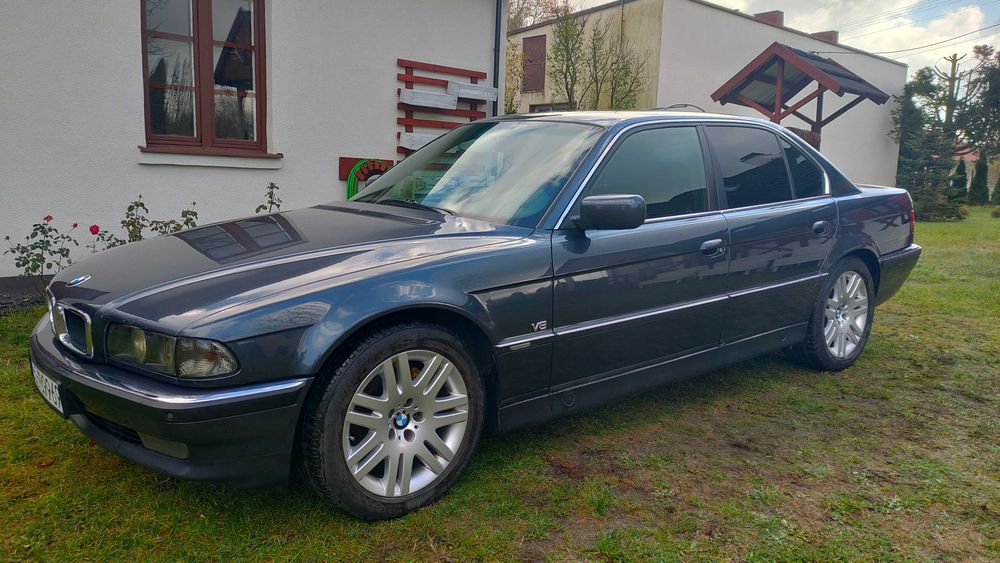 BMW seria 7 E38 3.0 benzyna v8