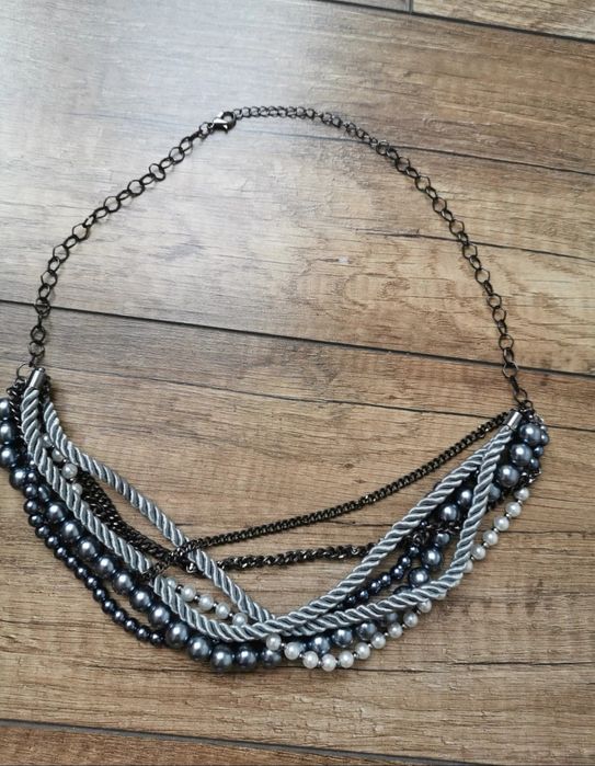 Naszyjnik kolor srebrny perełki