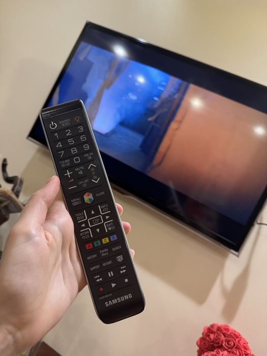 Samsung Smart Full HD TV 32 дюйма — в ідеальному стані!