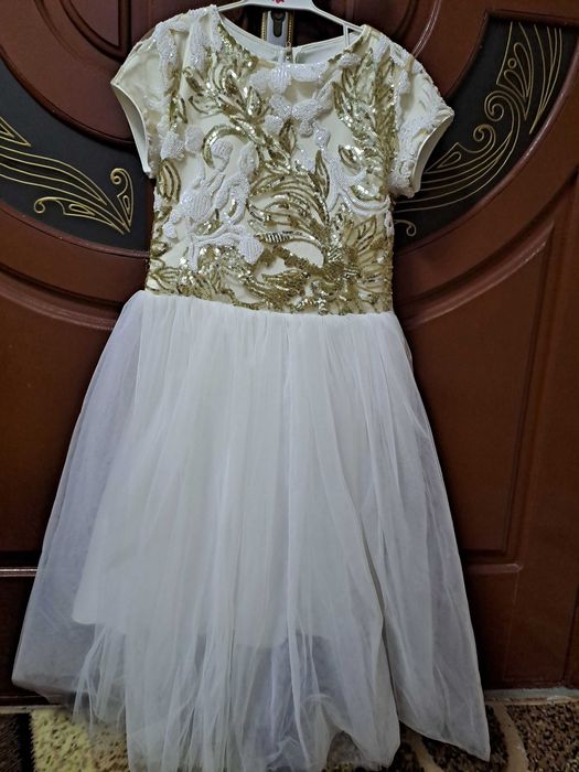 Красиве плаття для дівчинки. 140р