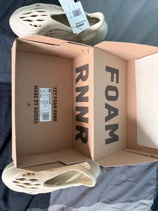 Nowe Adidas Yeezy 43 sand