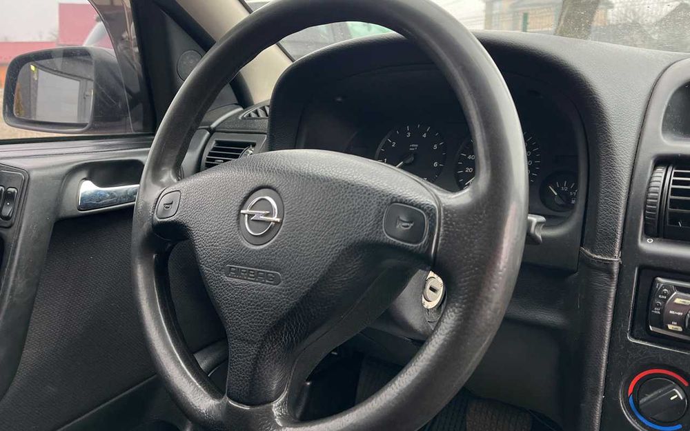 Opel Astra  2000