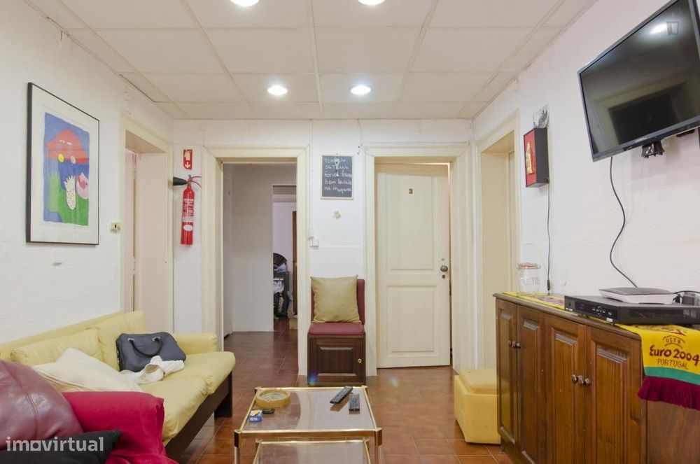 Quarto - localizado em Alameda Lisbon