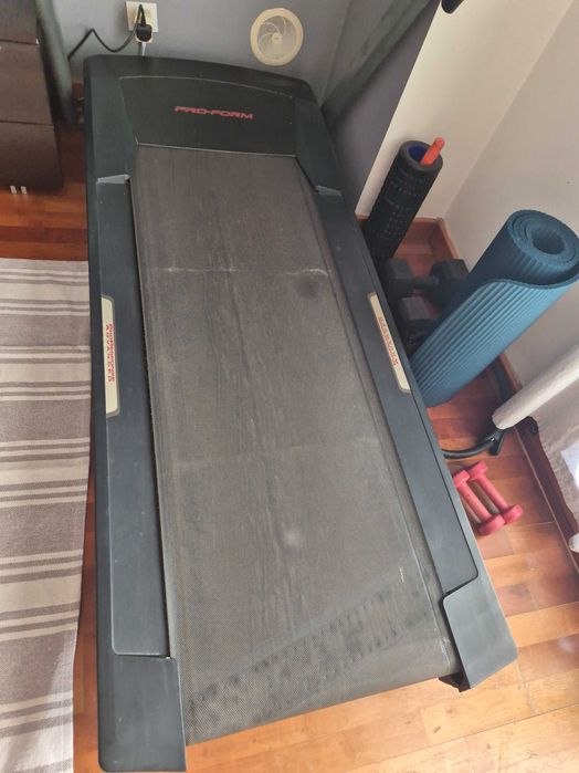 Treadmill in excellent condition64172228059523122