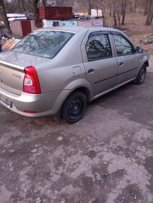 Логан 2011 1.6 бензин