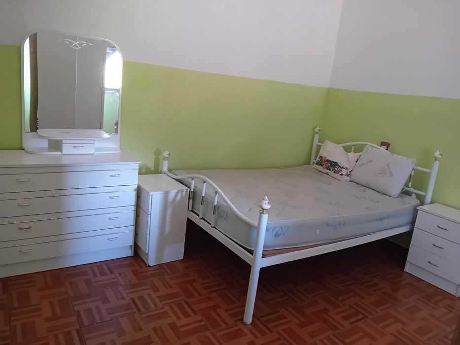 Vendo mobilia quarto quase completo