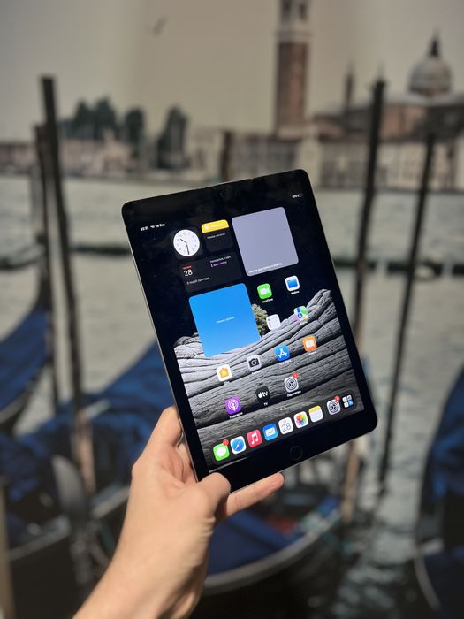 Apple iPad Pro 9.7" 128gb Wi-Fi+LTE з гарантією АКБ 94%