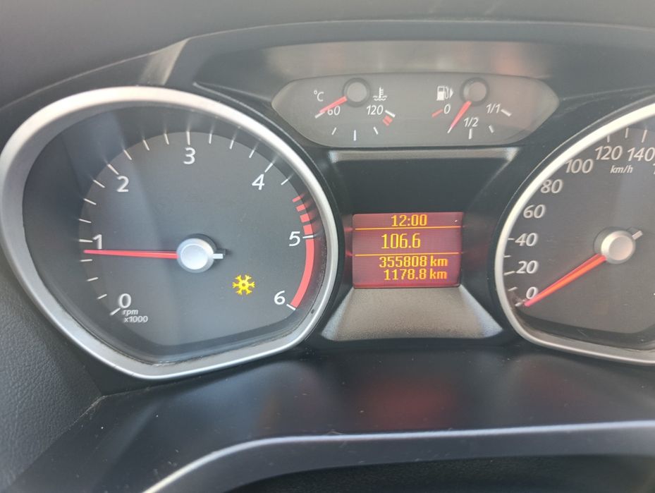 Авто для Військових. Мінівен 7 місний.