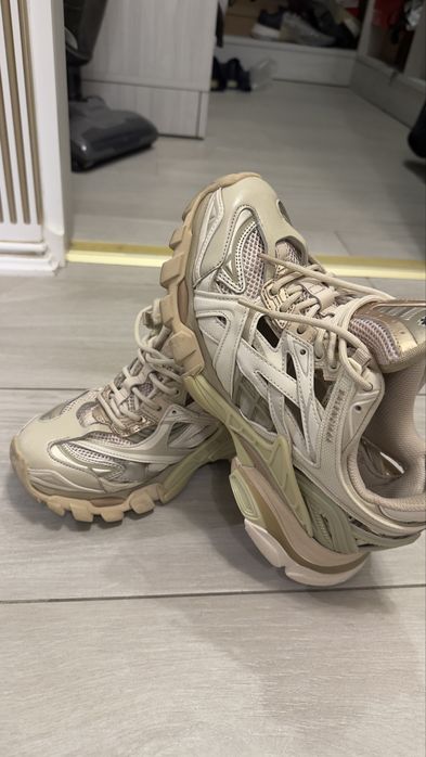 Кроссовки Balenciaga Track 2 Beige