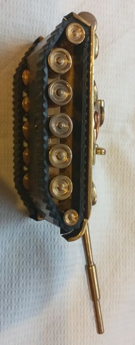 Коллекция- винтаж: сувенирная модель танк