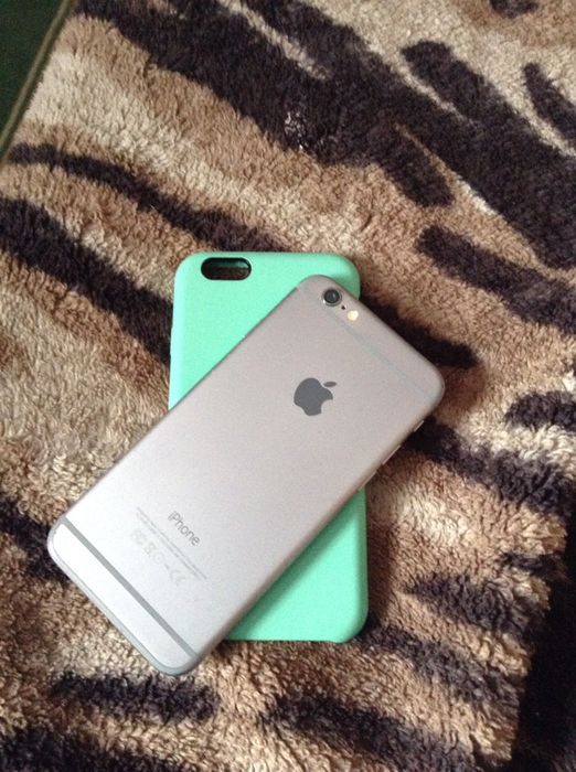Телефон Iphon 6