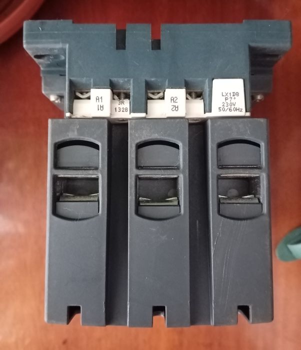 Контактор Schneider LC1D115A.   Чехія.